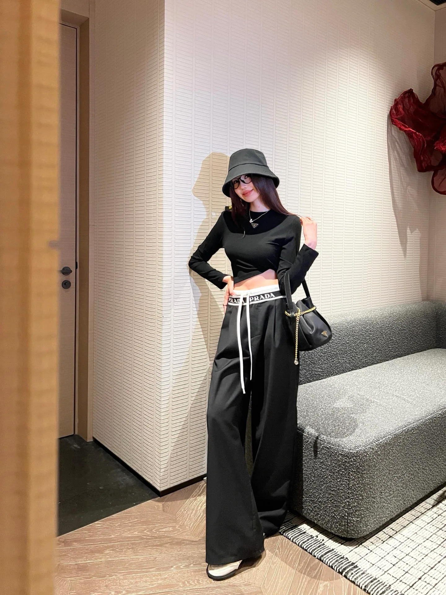 Брюки Женские Prada 17140399