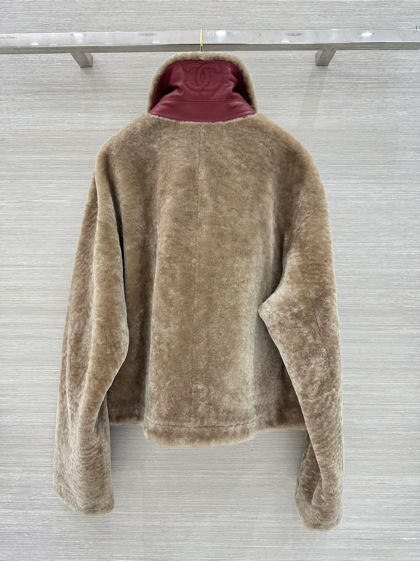 Кожаные Куртки И Дублёнки Женские Chanel 18230384