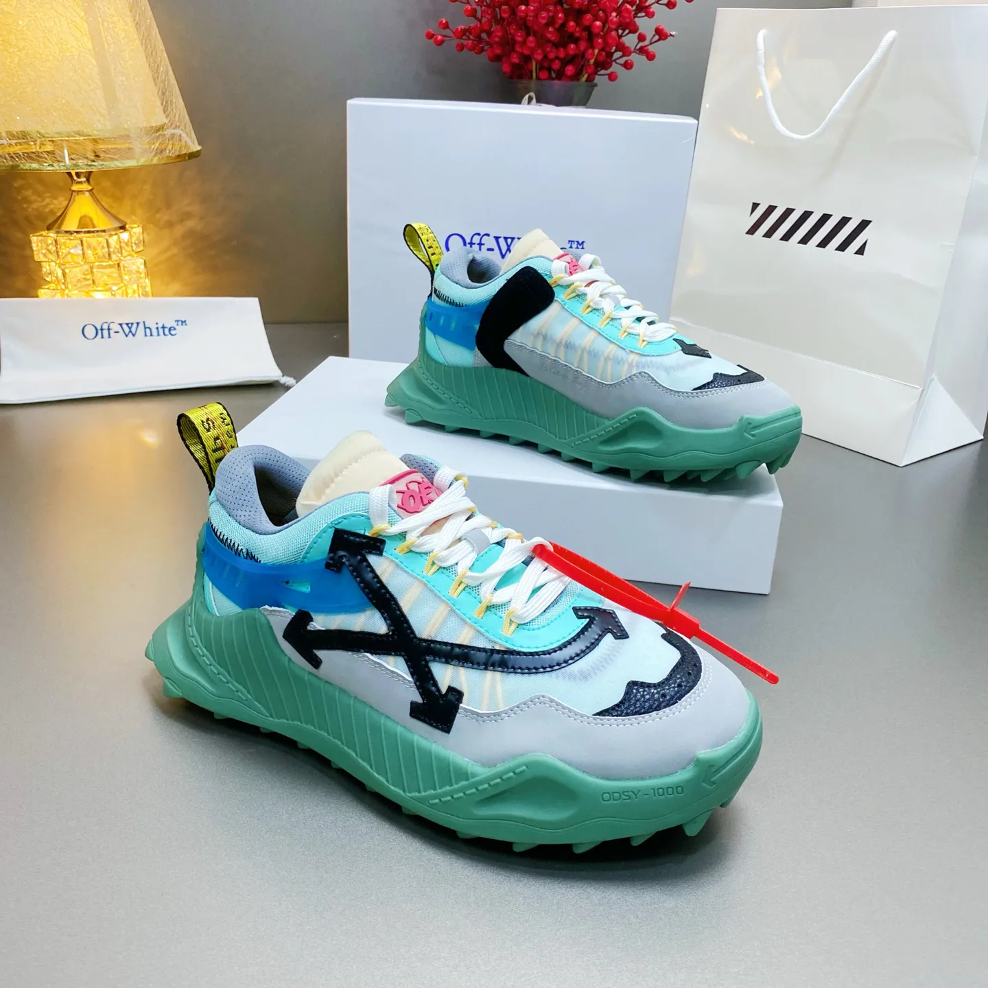Кроссовки Женские Off-White 17530535