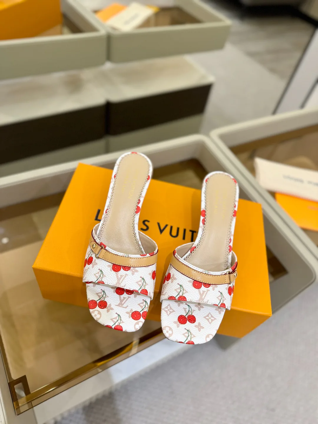 Босоножки Женские Louis Vuitton 9865376