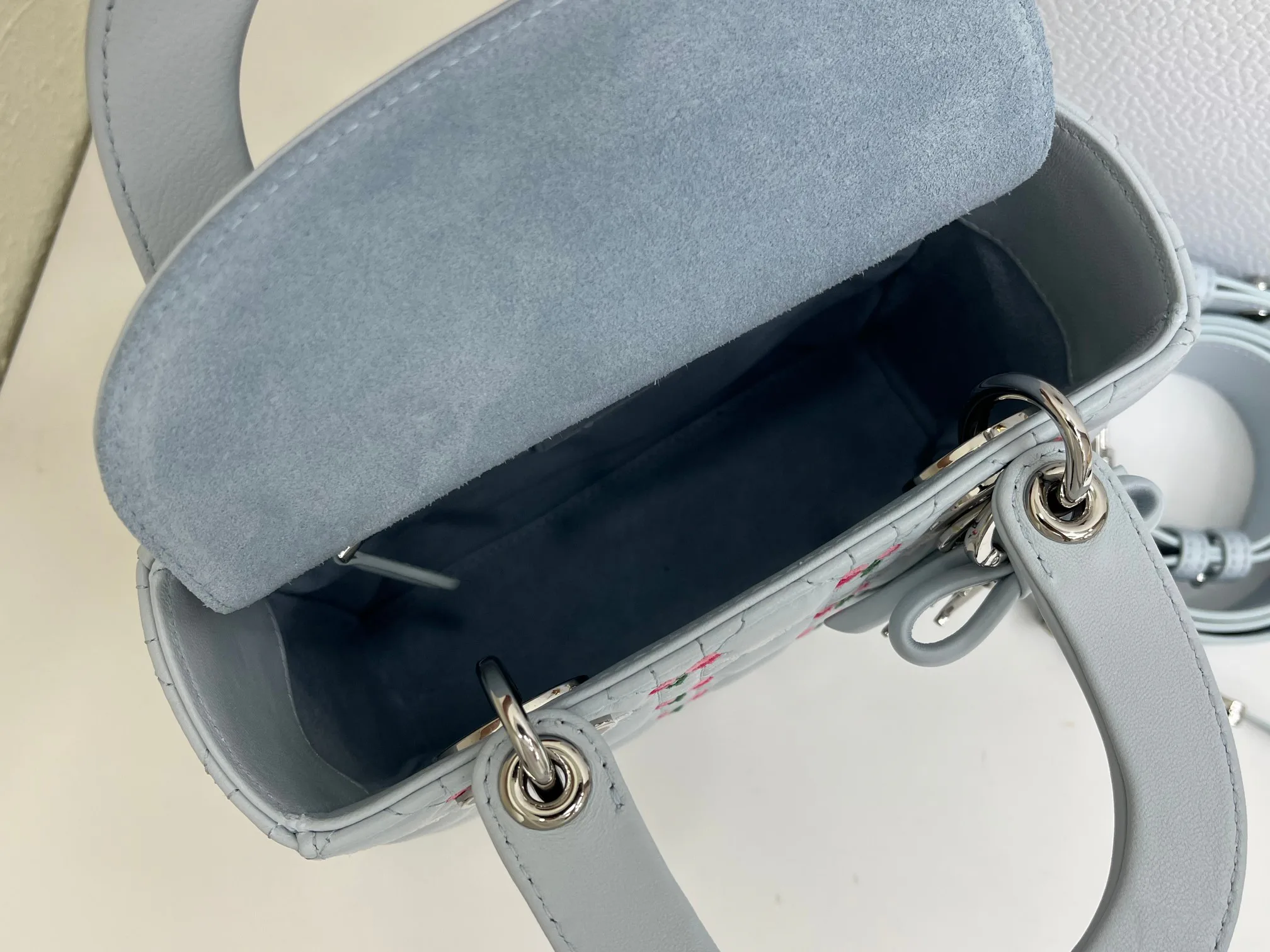 Классические Сумки Женские Christian Dior 17407053