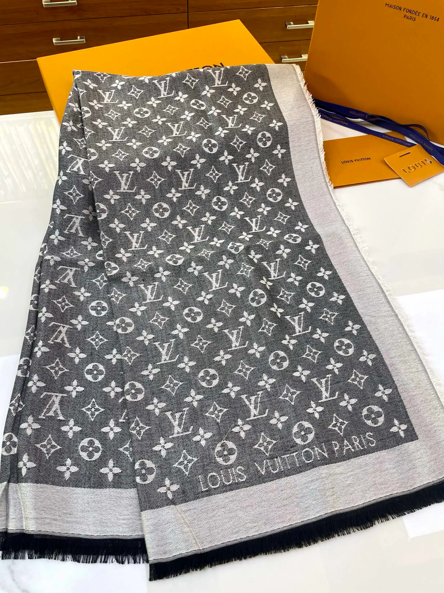 Шарфы Louis Vuitton 592361