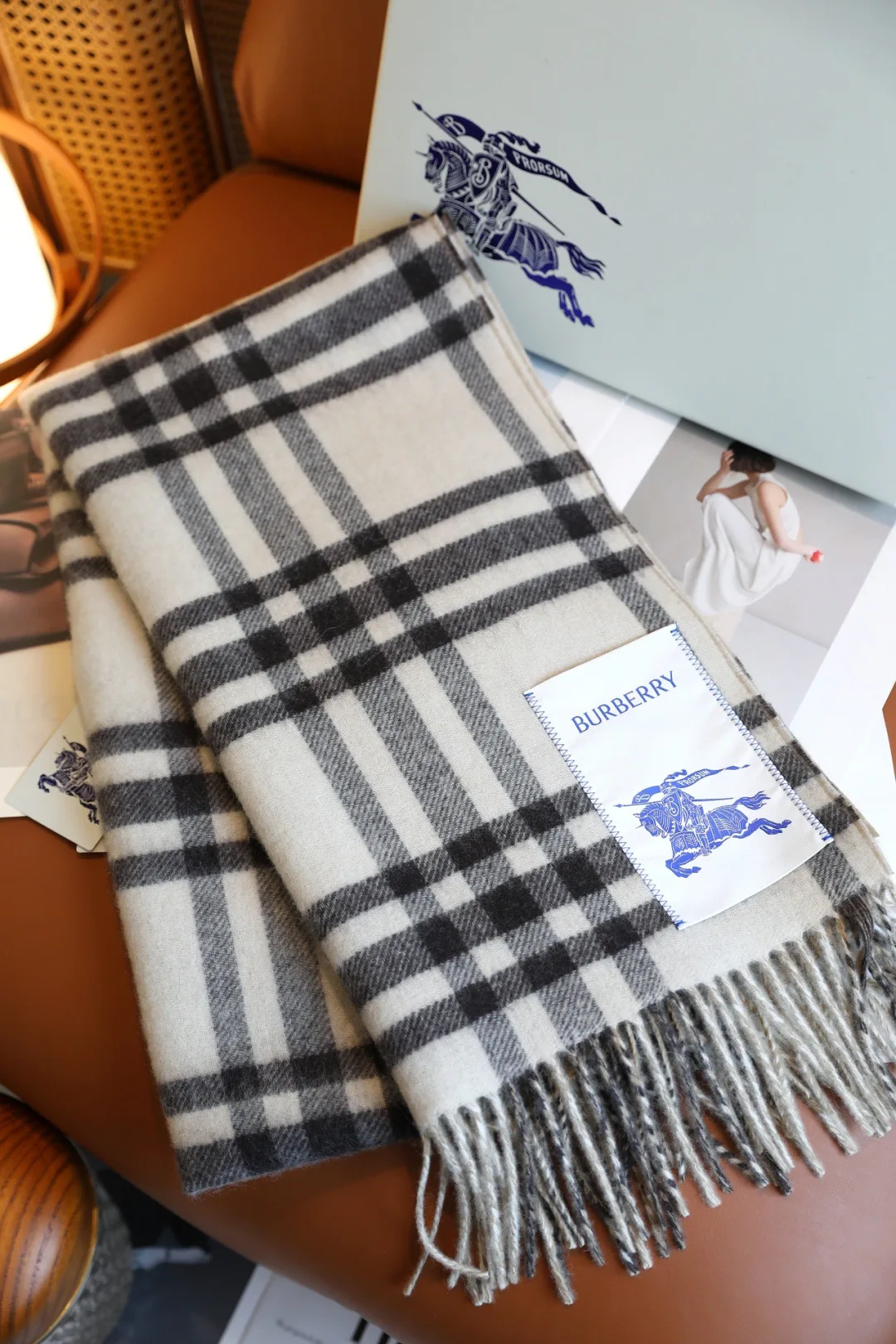 Шарфы Burberry 5049049