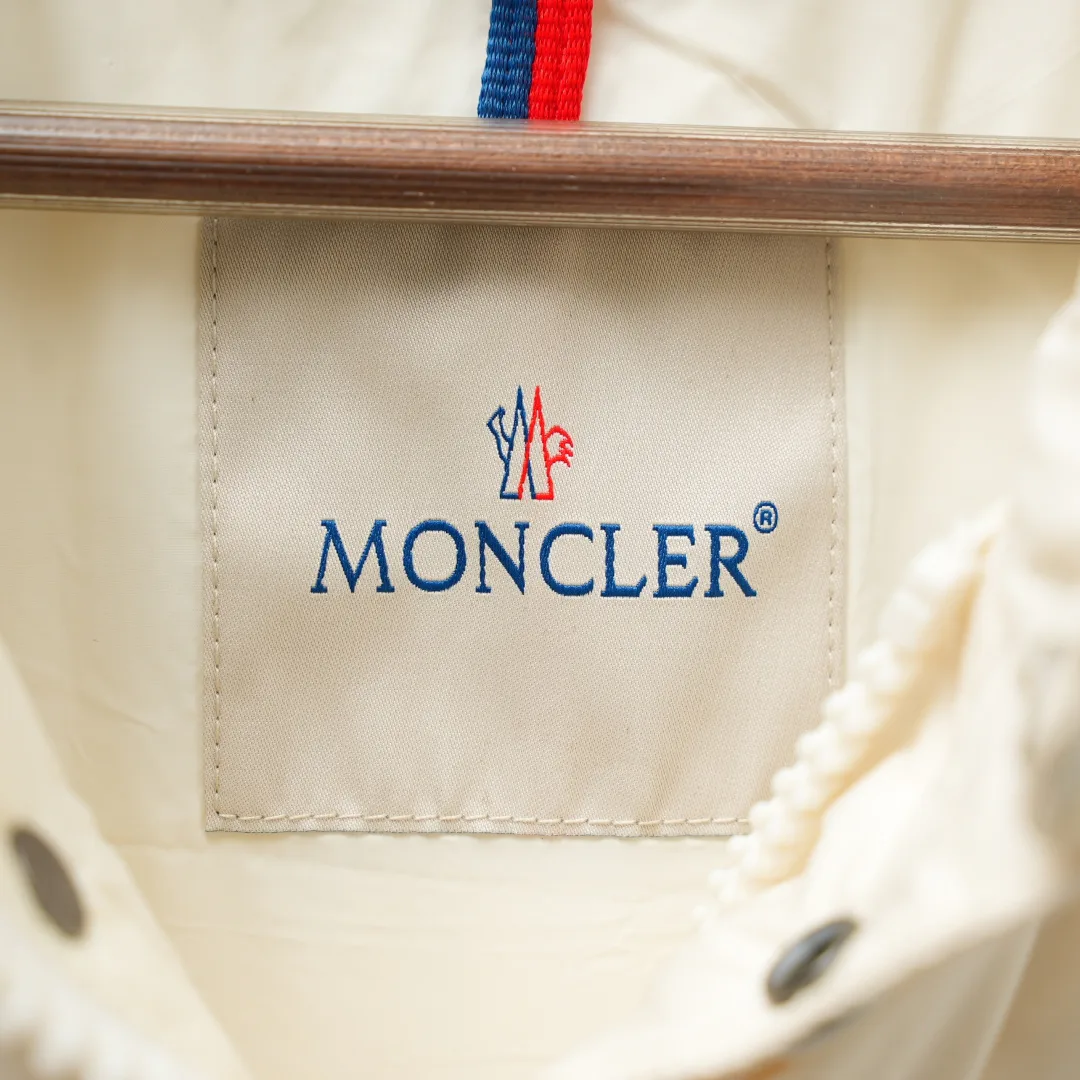 Жилеты Женские Moncler 18455949