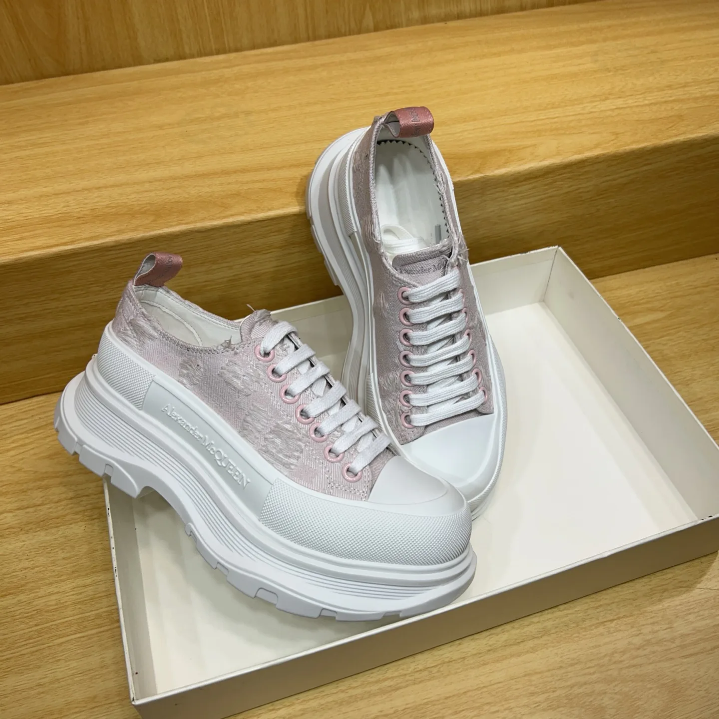 Кроссовки Женские Alexander Mcqueen 17545162