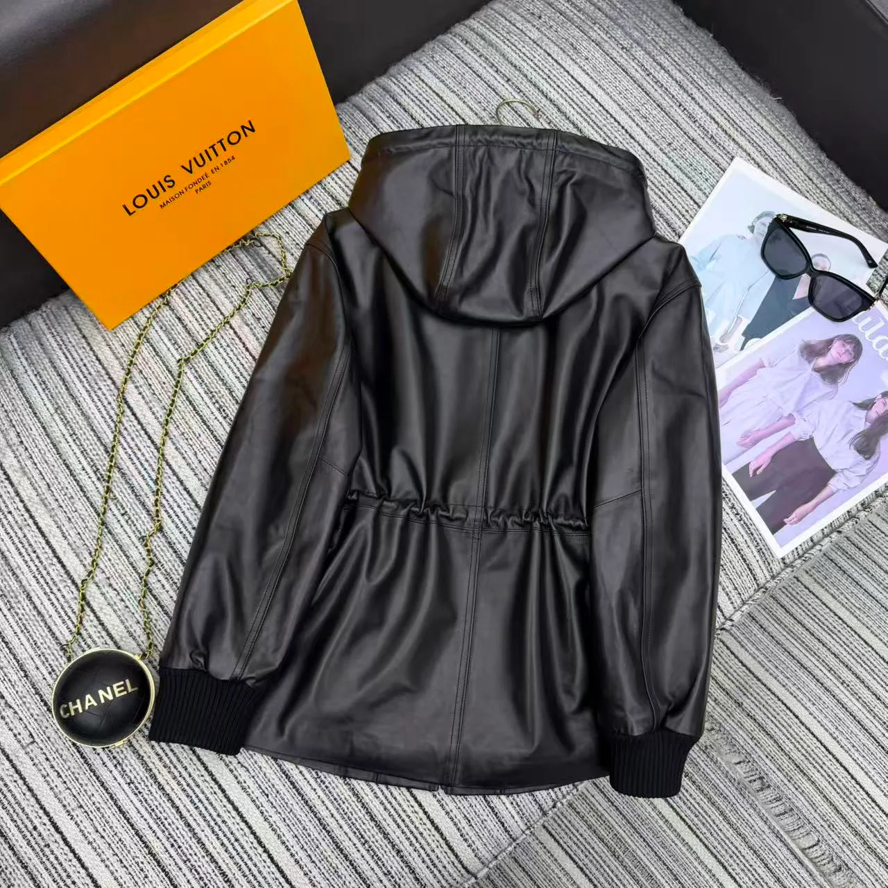 Куртки И Пуховики Женские Louis Vuitton 277833