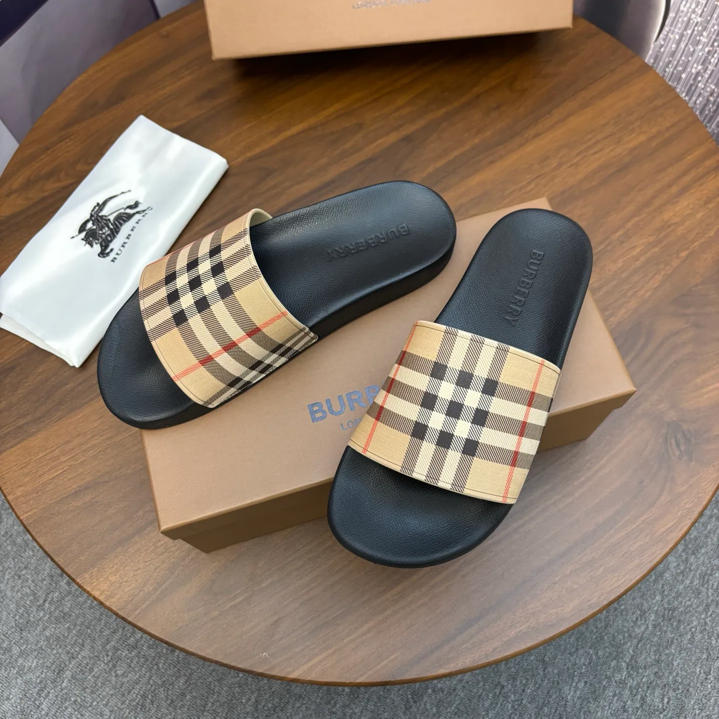 Шлепанцы Женские Burberry 587962