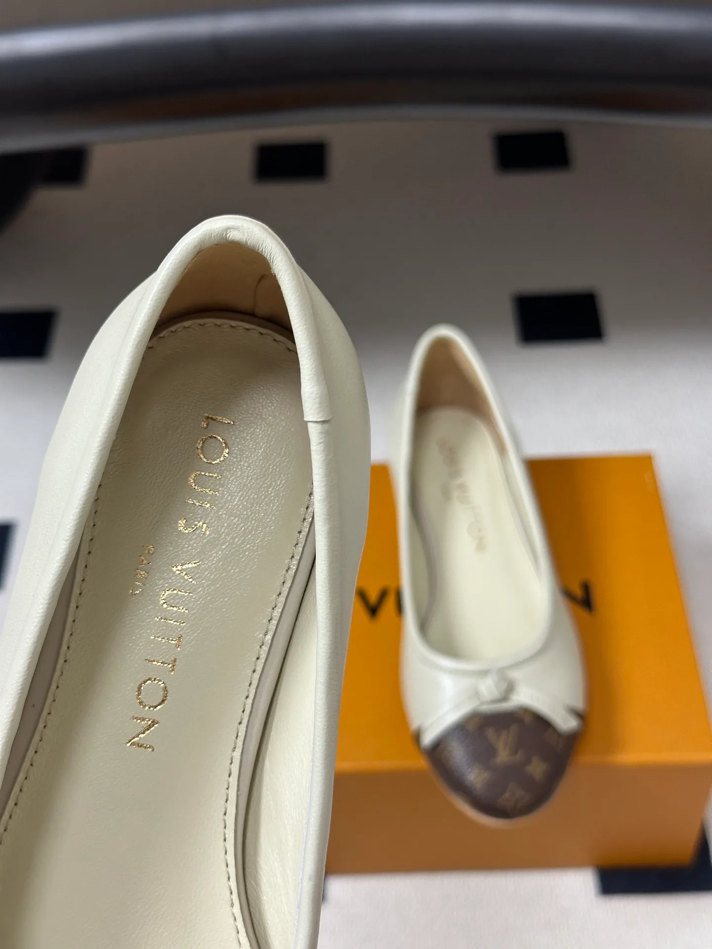 Балетки Женские Louis Vuitton 18049404