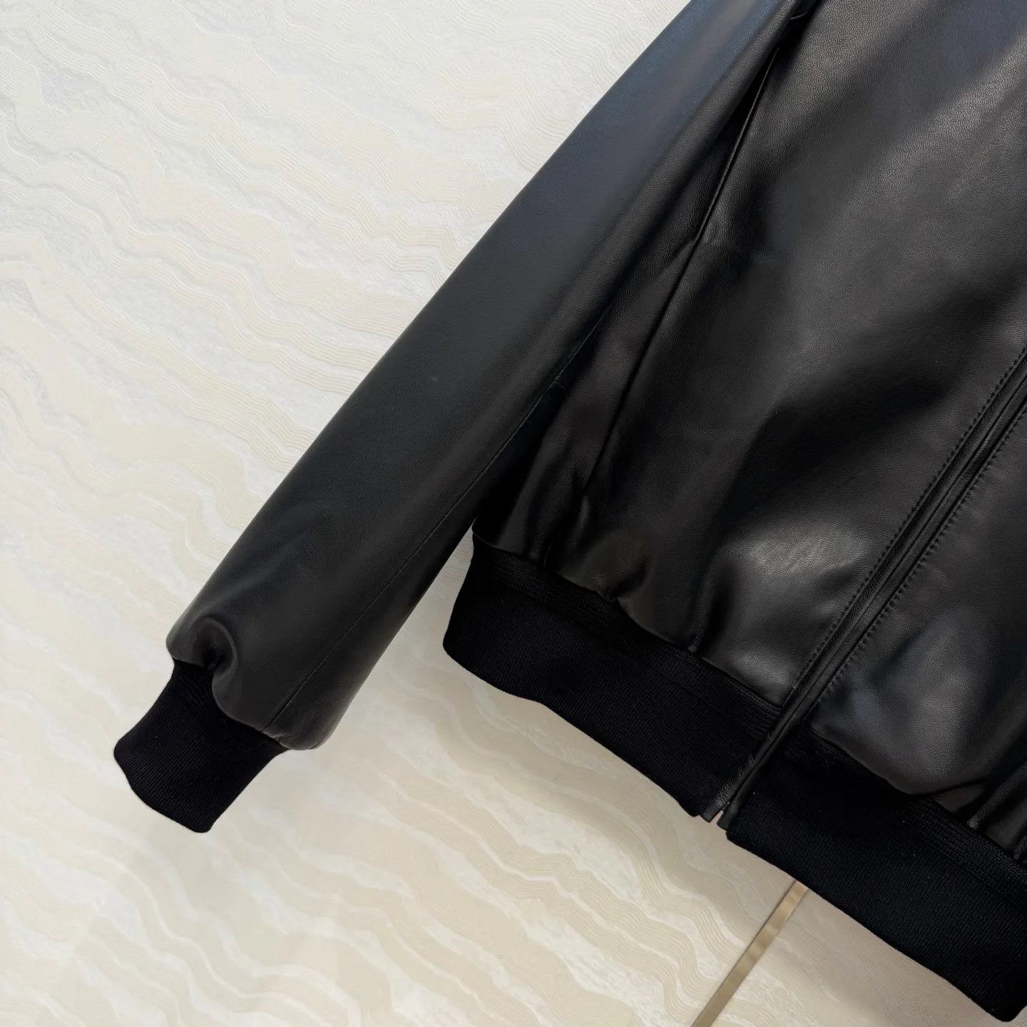 Кожаные Куртки И Дублёнки Женские Loewe 1407777