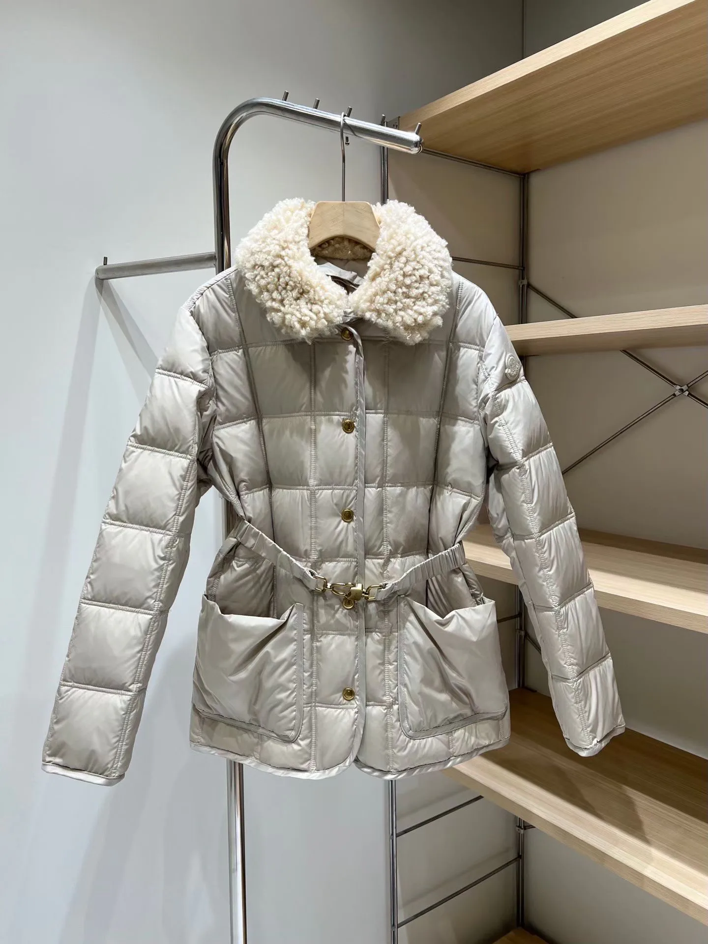 Куртки И Пуховики Женские Moncler 17926937
