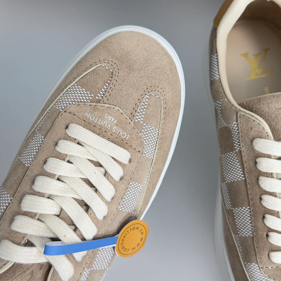 Кроссовки Женские Louis Vuitton 17950377