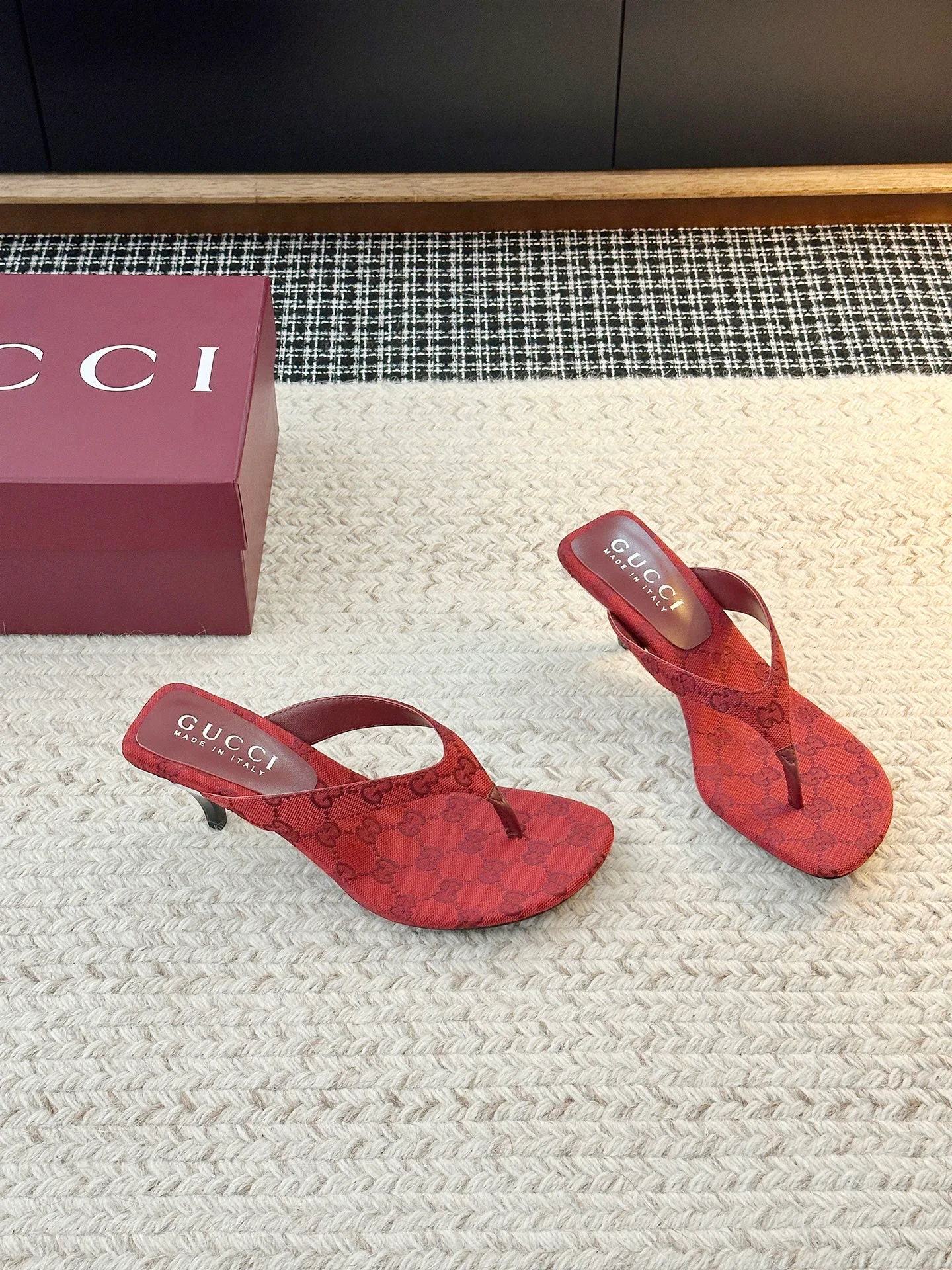 Шлепанцы Женские Gucci 13792484