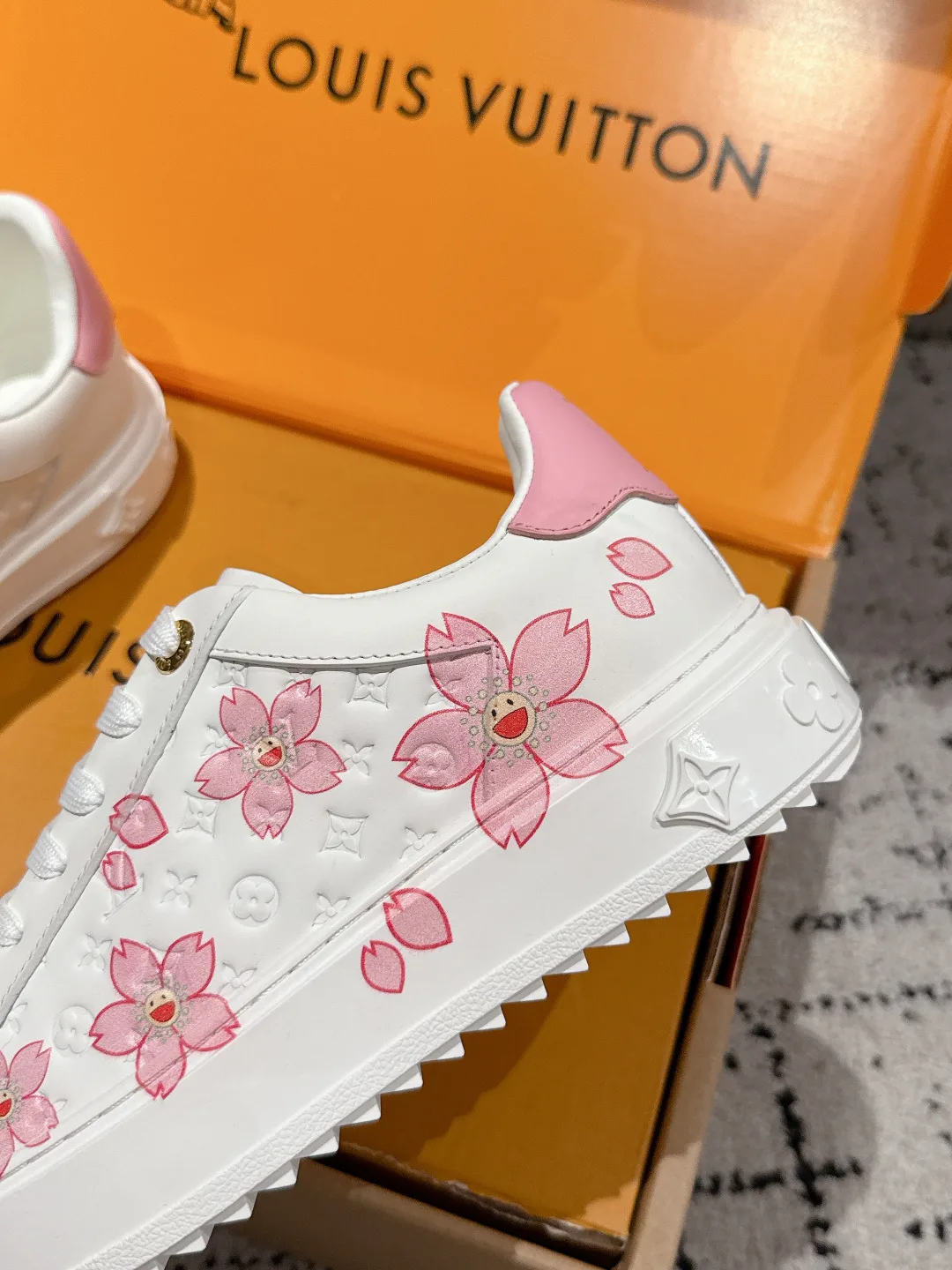 Кроссовки Женские Louis Vuitton 4502483