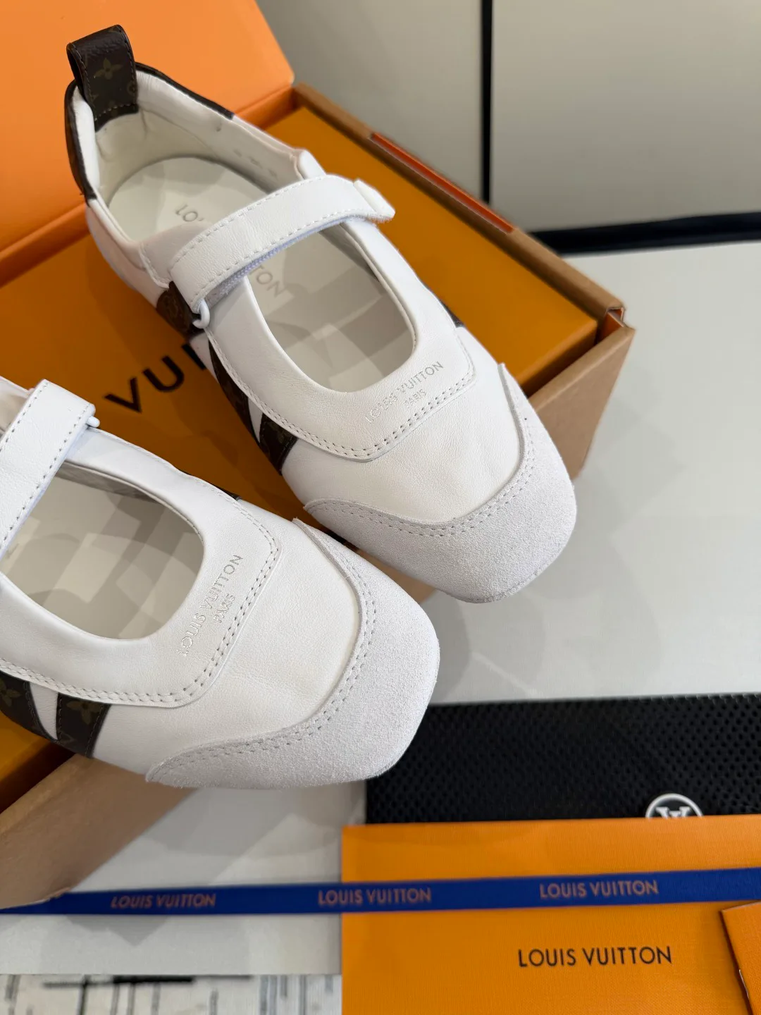 Туфли Женские Louis Vuitton 11440413