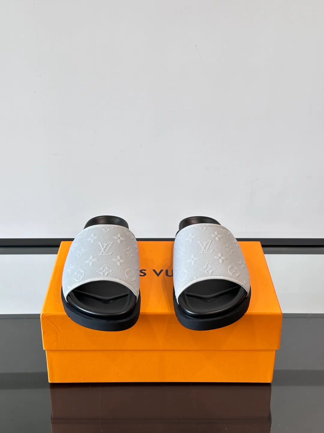 Шлепанцы Мужские Louis Vuitton 46075