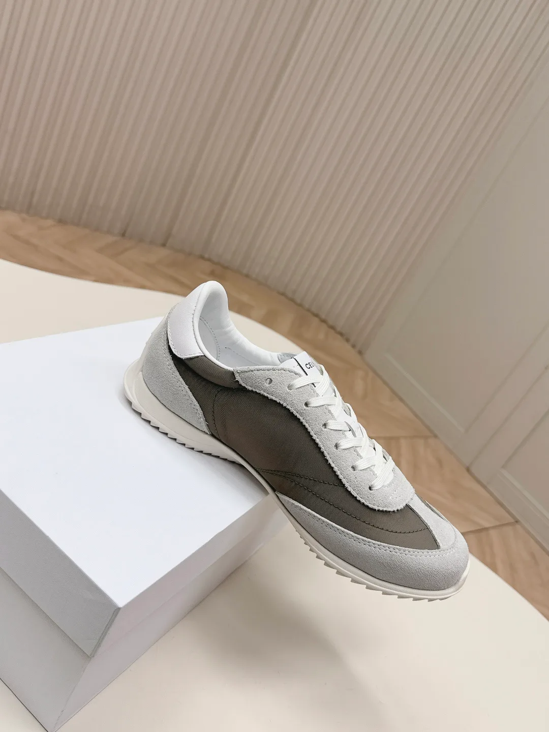 Кроссовки Женские Celine 11400542