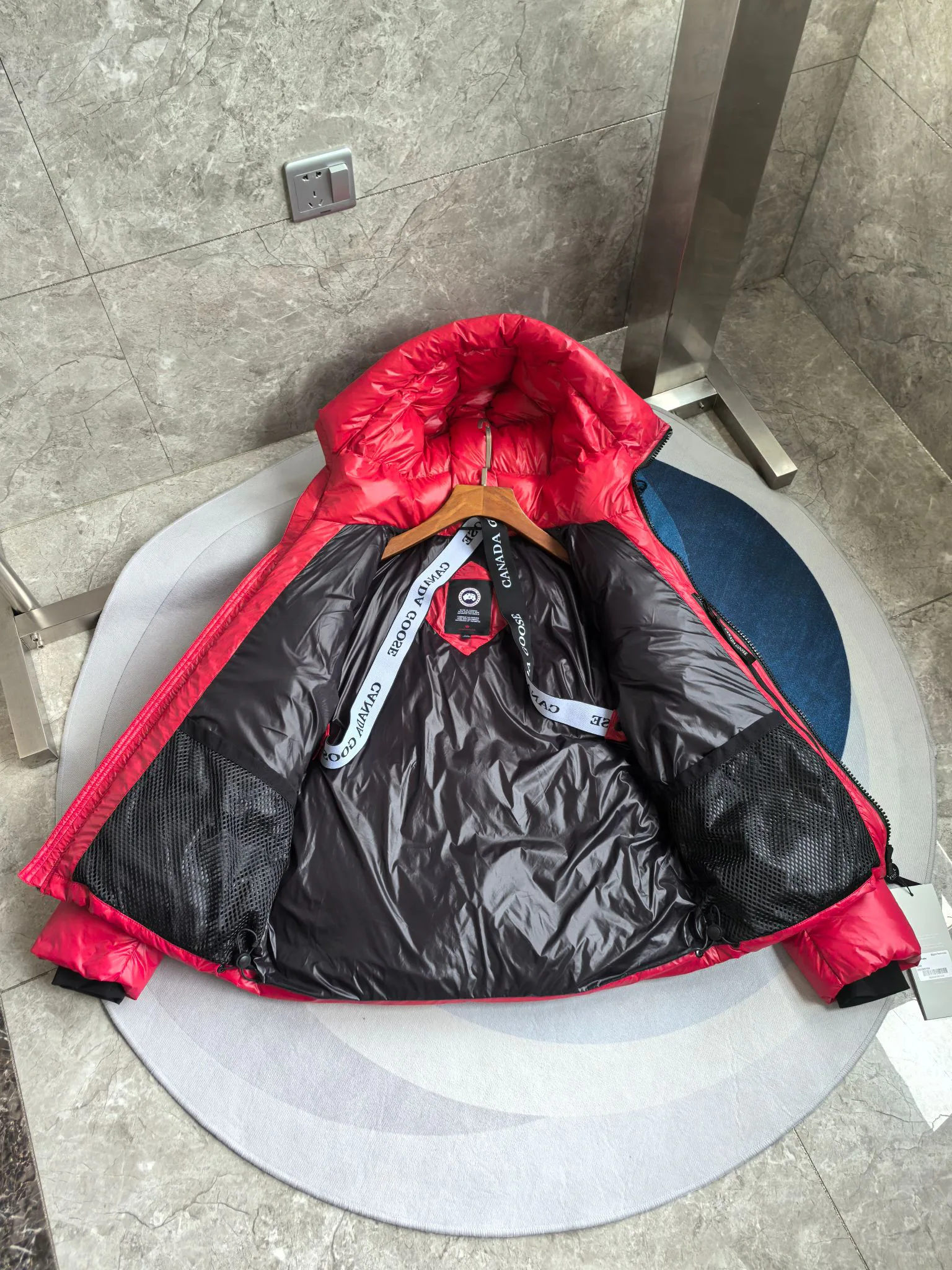 Куртки И Пуховики Женские Canada Goose 18927765