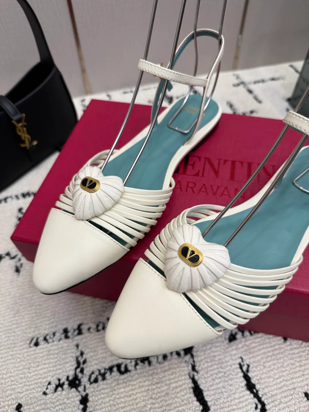 Босоножки Женские Valentino 18598095