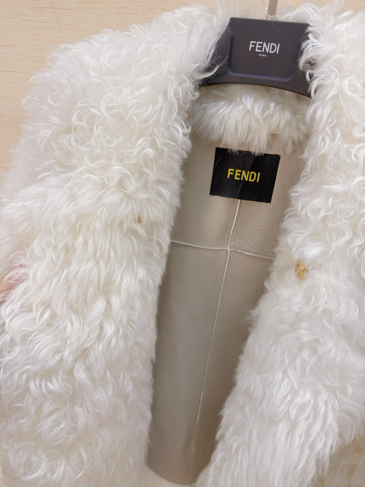 Кожаные Куртки И Дублёнки Женские Fendi 156488