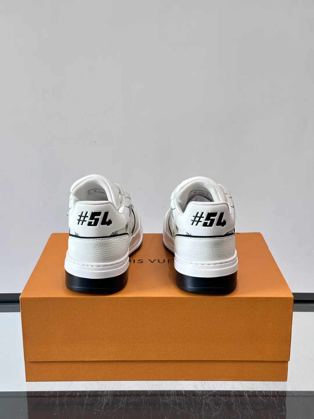 Кроссовки Мужские Louis Vuitton 11615775