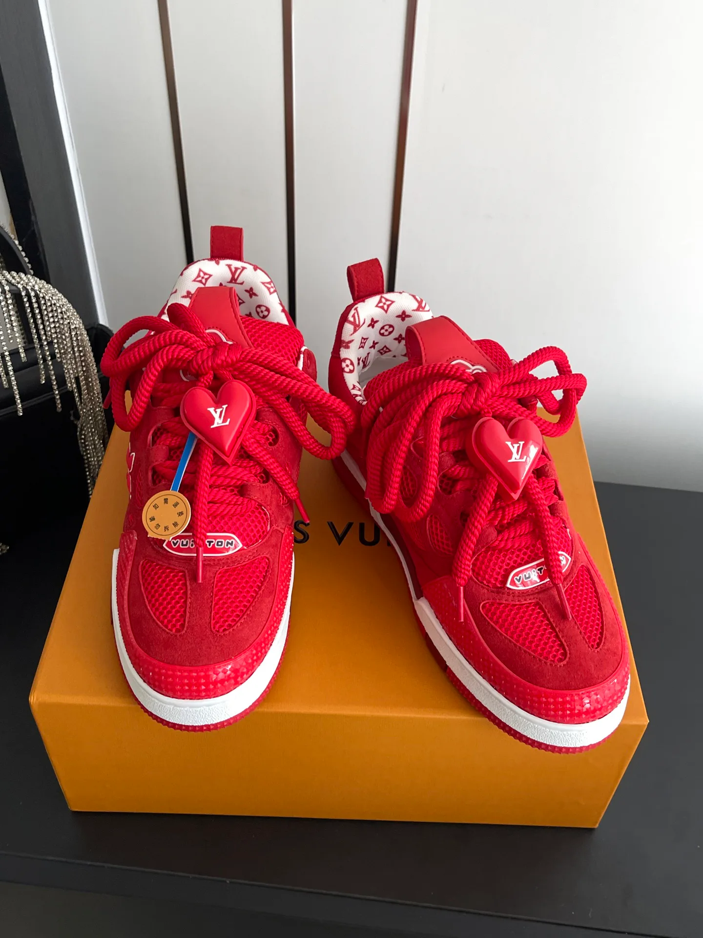 Кроссовки Женские Louis Vuitton 17554384