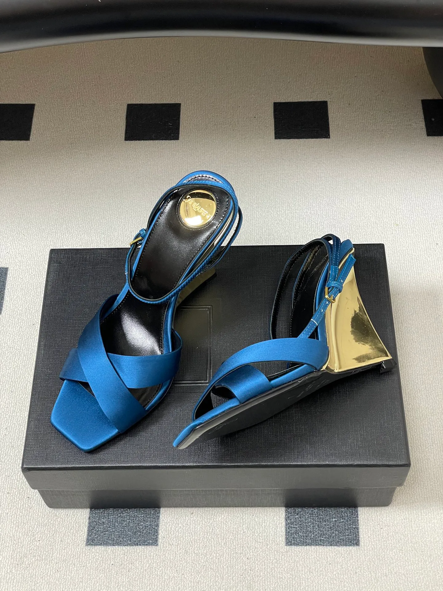 Босоножки Женские Saint Laurent 2597142