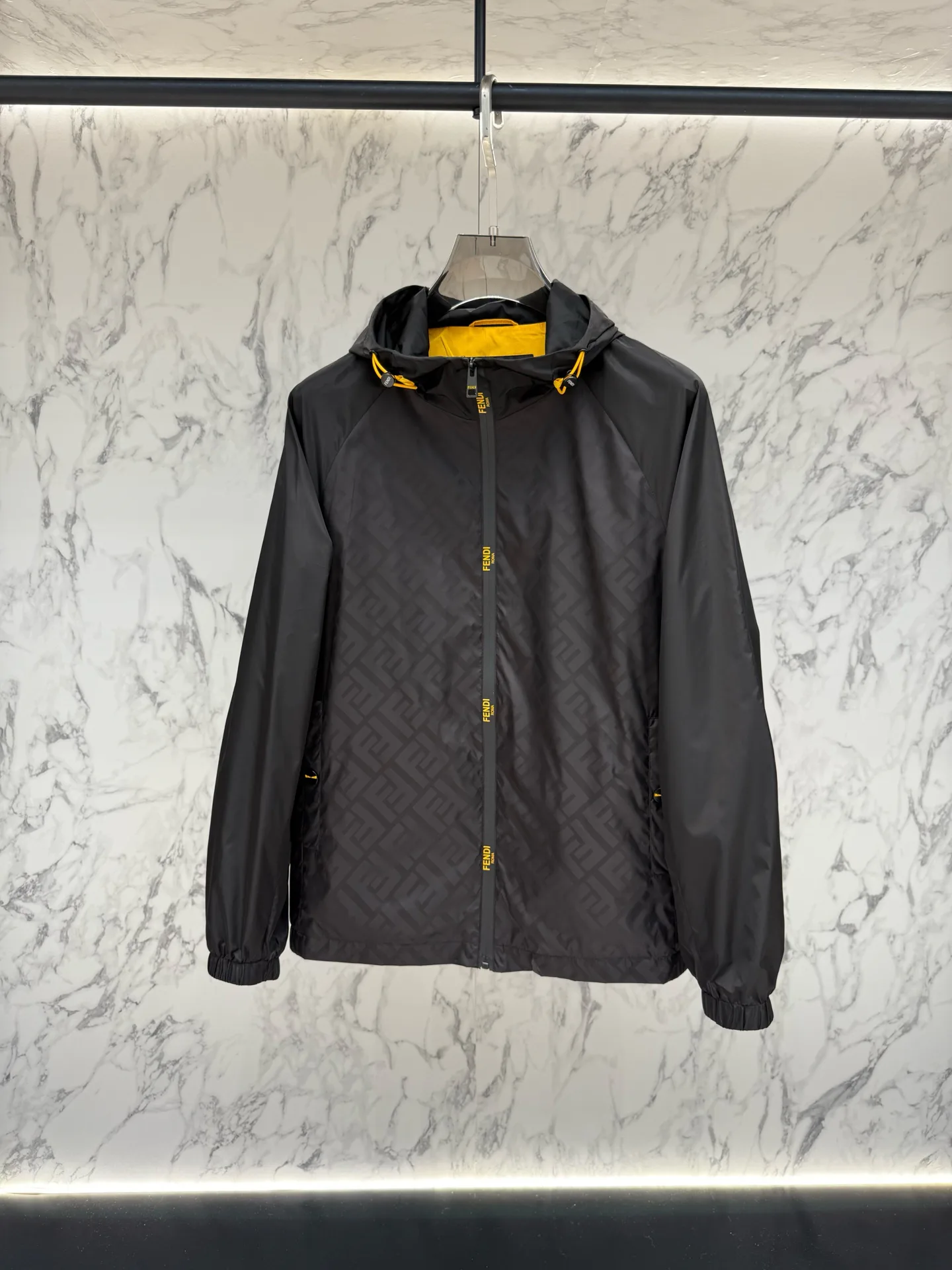 Куртки И Пуховики Мужские Fendi 11729460
