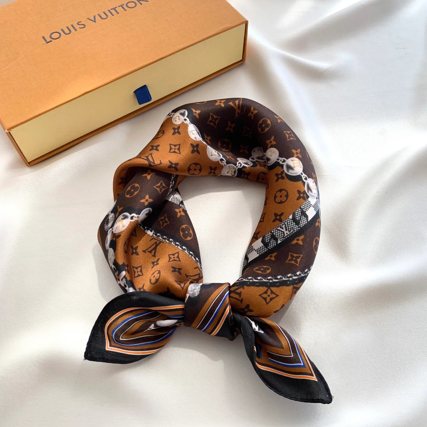 Платки Louis Vuitton 11762599