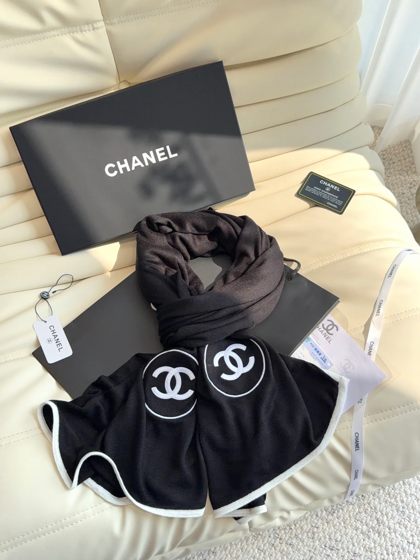 Шарфы Chanel 18675760