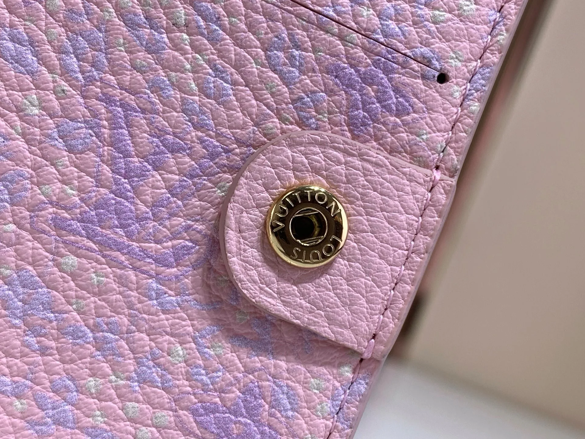 Клатчи Женские Louis Vuitton 17499374