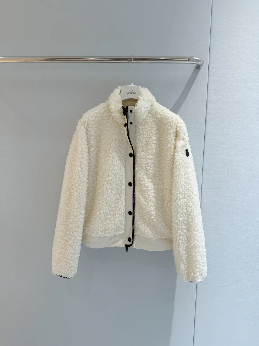 Куртки И Пуховики Женские Moncler 18049822