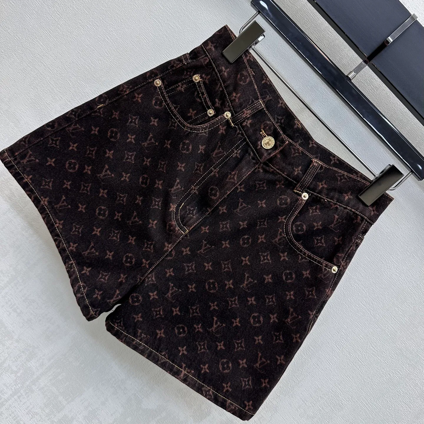 Шорты Женские Louis Vuitton 11682727