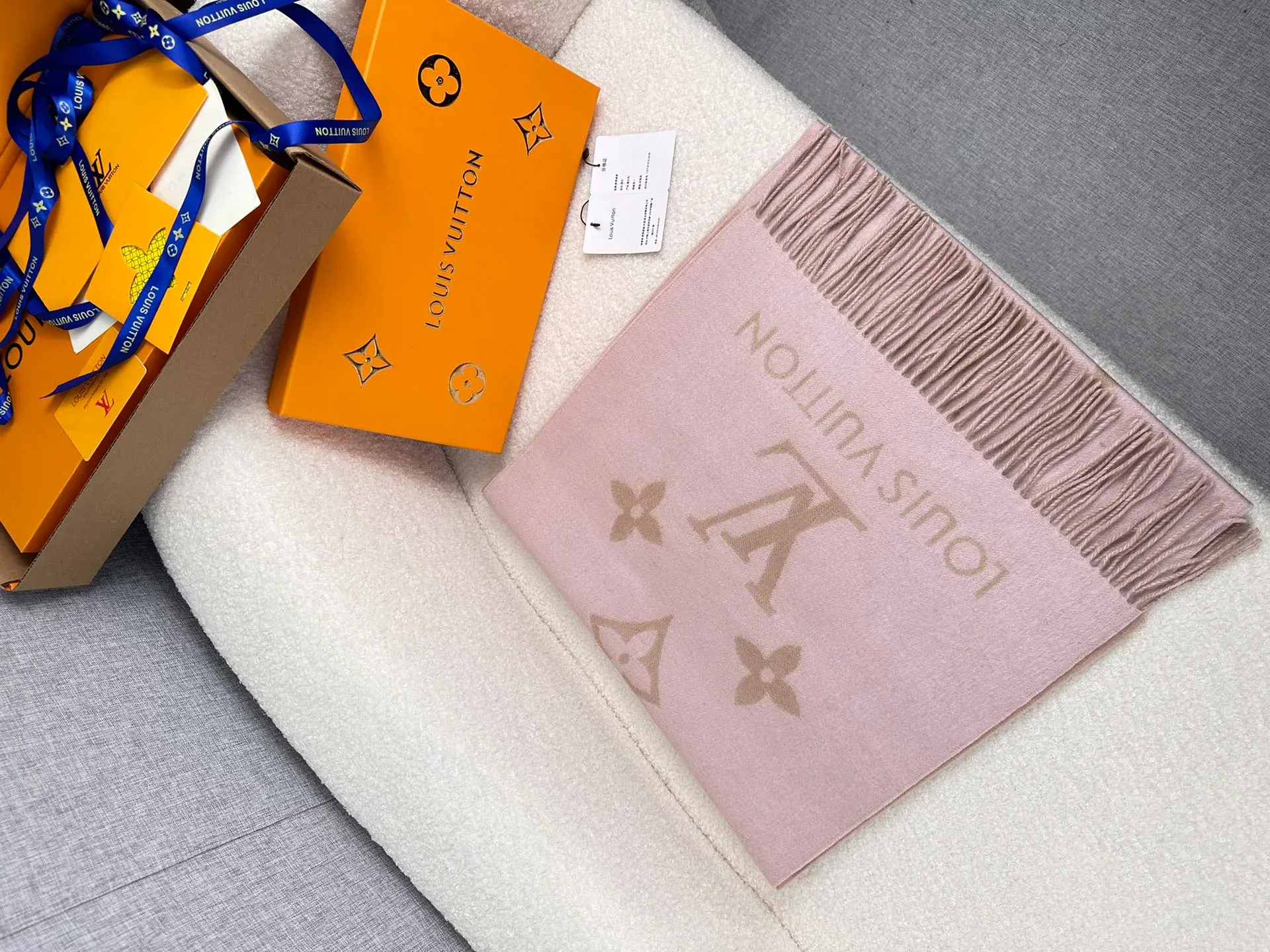 Шарфы Louis Vuitton 1973577