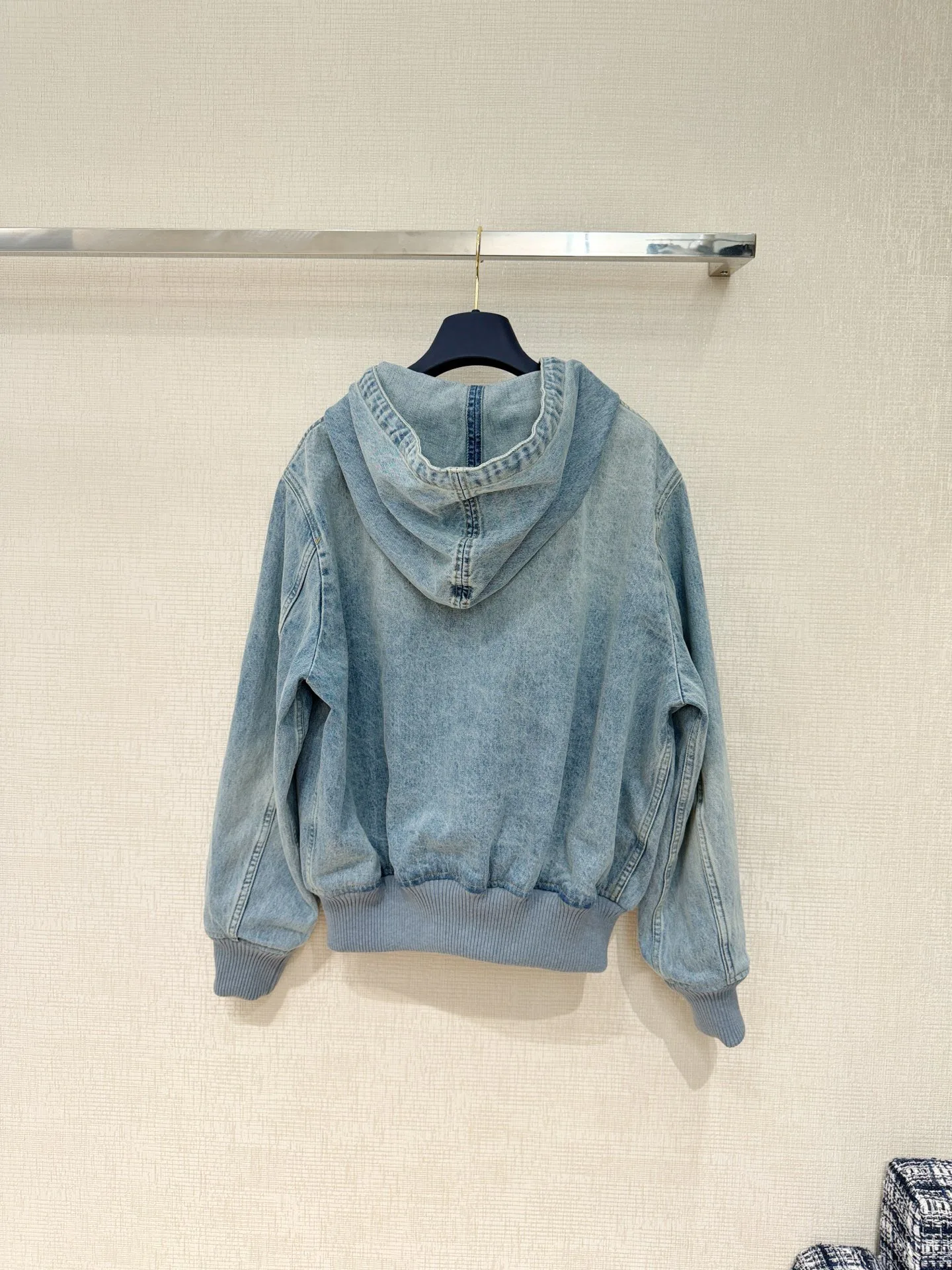 Куртки И Пуховики Женские Louis Vuitton 3859994