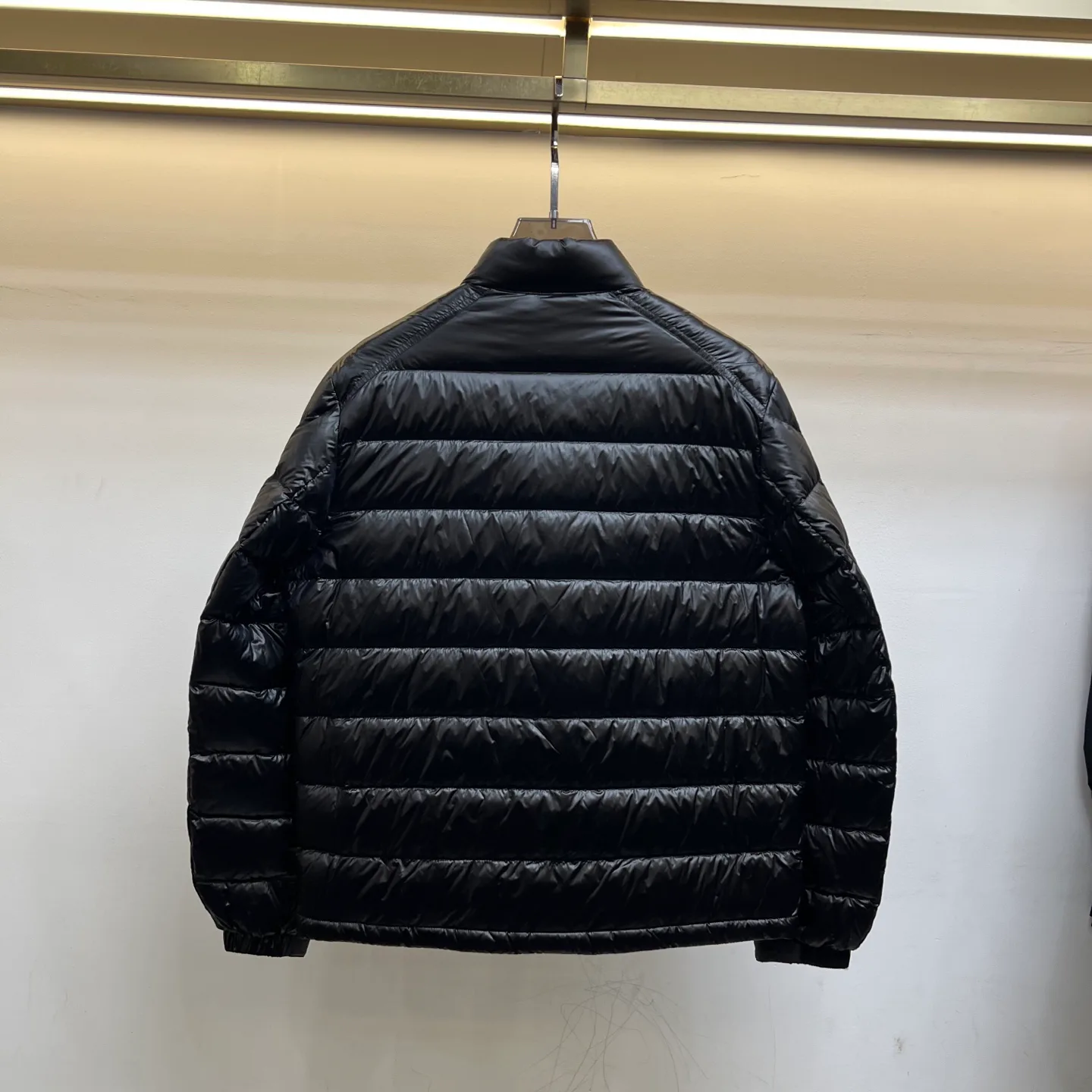 Куртки И Пуховики Женские Moncler 18048015