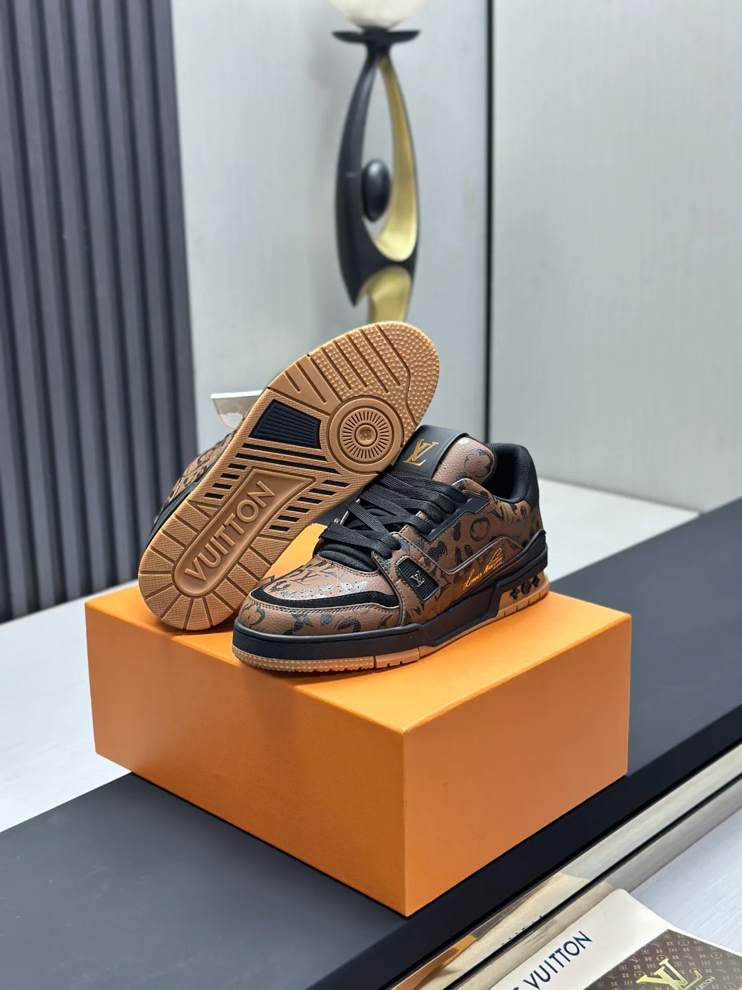 Кроссовки Женские Louis Vuitton 18769272