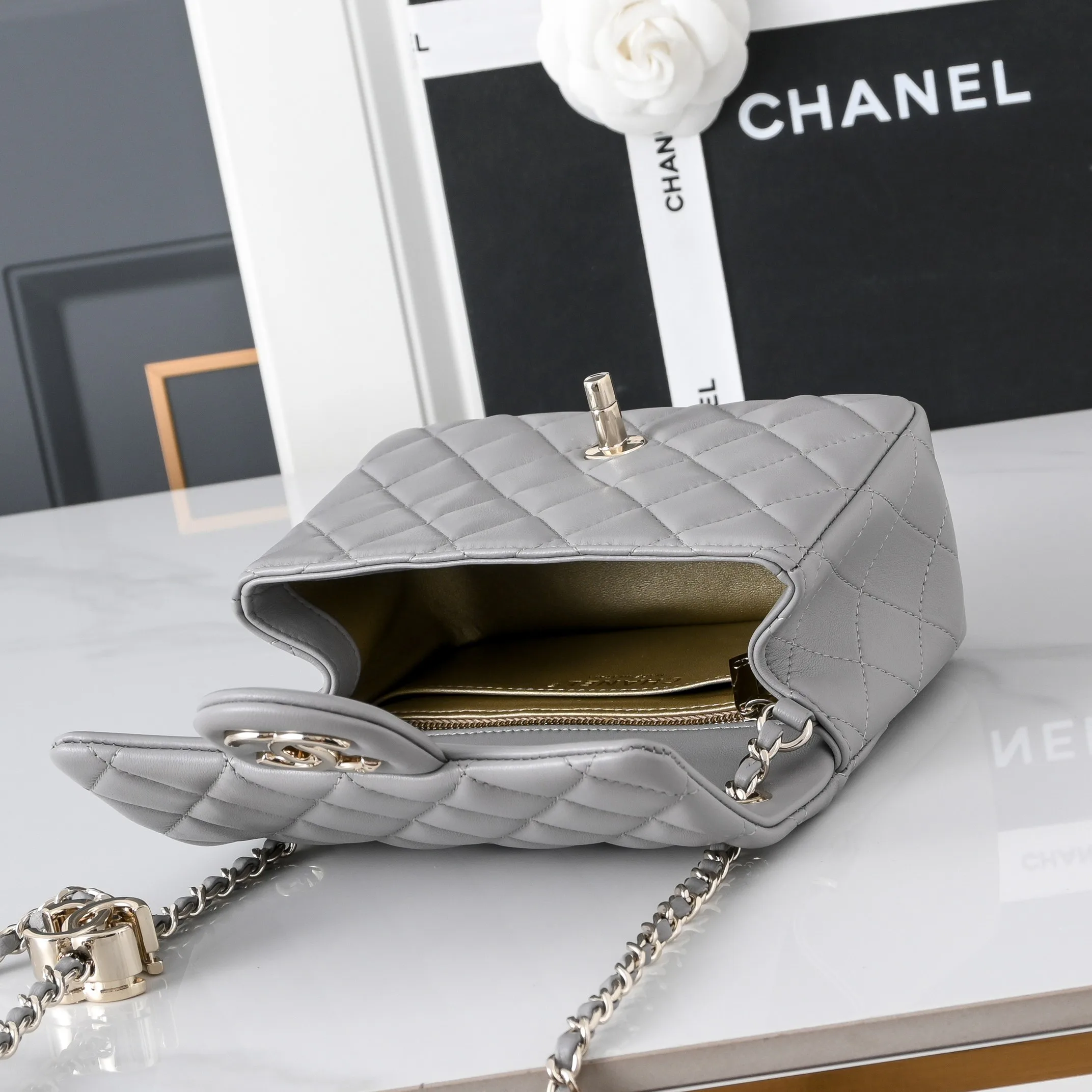 Классические Сумки Женские Chanel 18148076