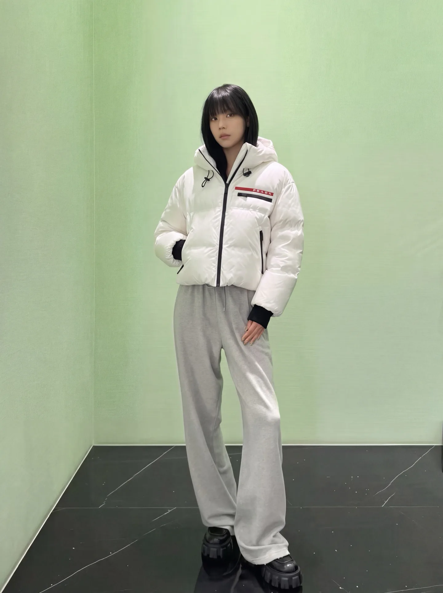 Куртки И Пуховики Женские Prada 18877801