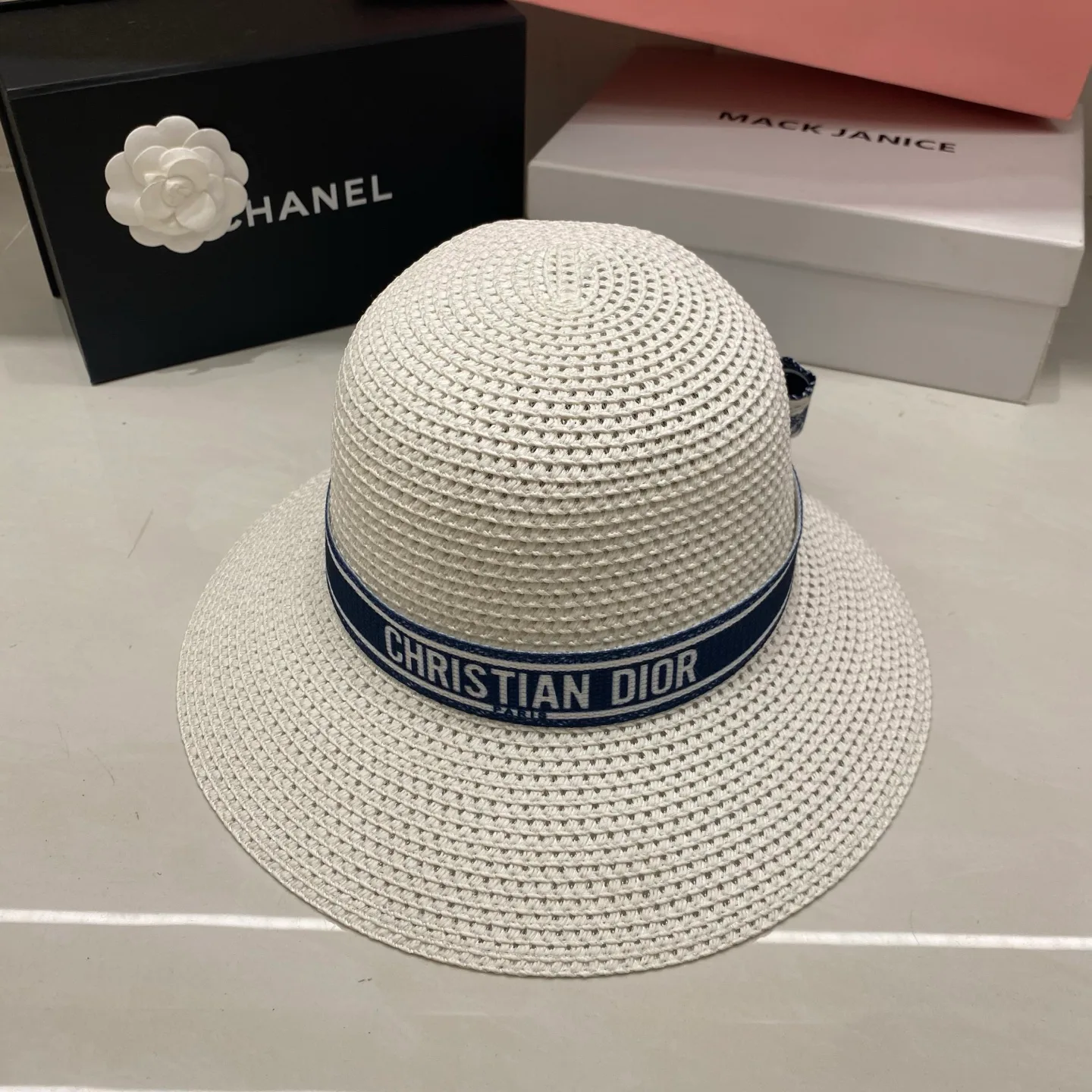 Головные Уборы Christian Dior 17498279