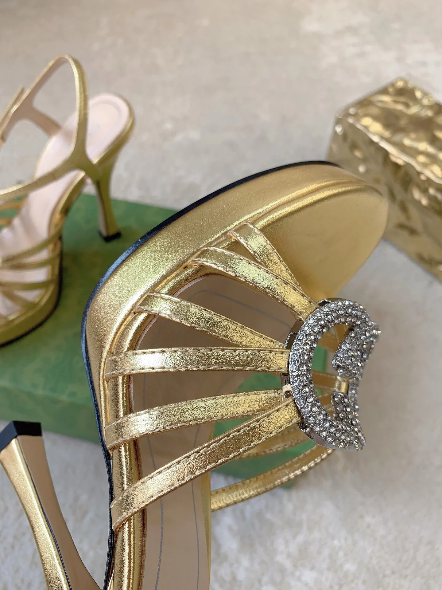 Босоножки Женские Gucci 819786