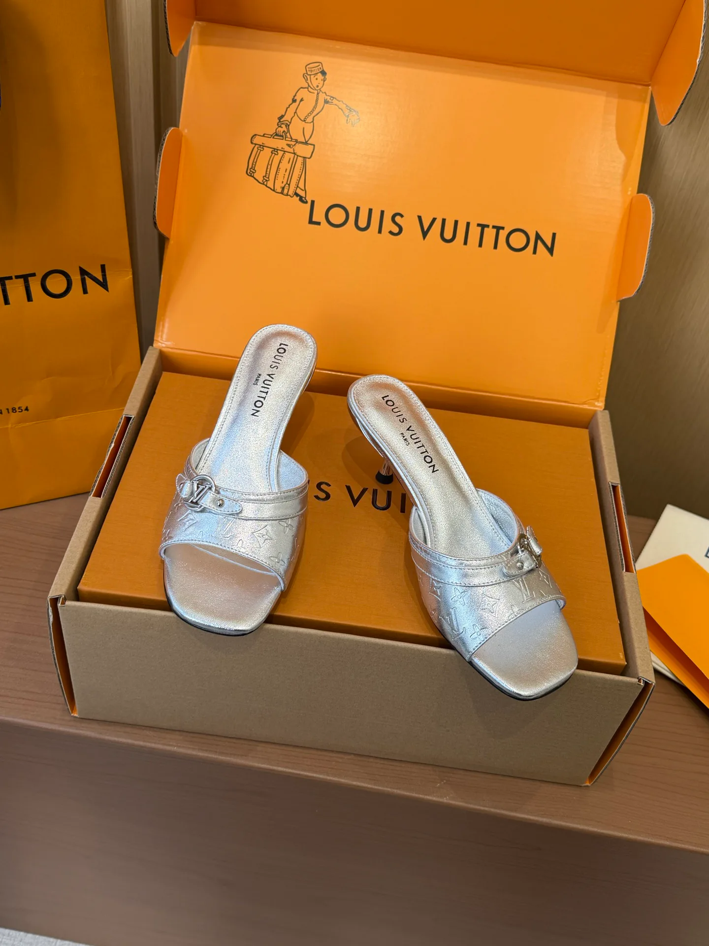 Босоножки Женские Louis Vuitton 796119