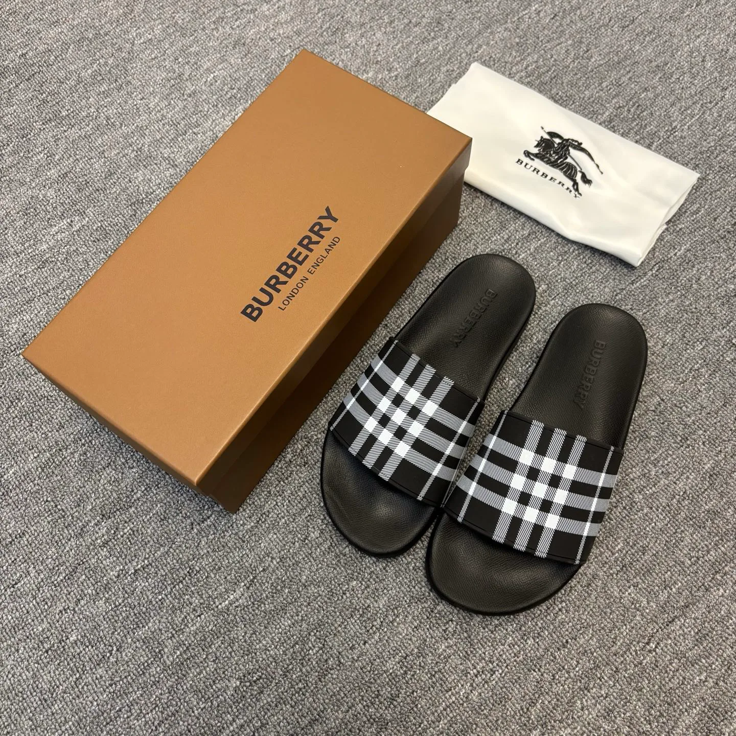 Шлепанцы Женские Burberry 587976