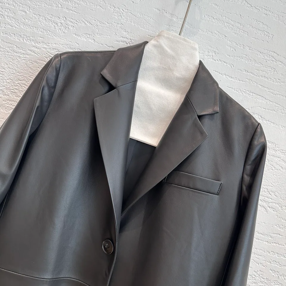 Кожаные Куртки И Дублёнки Женские Prada 18321097