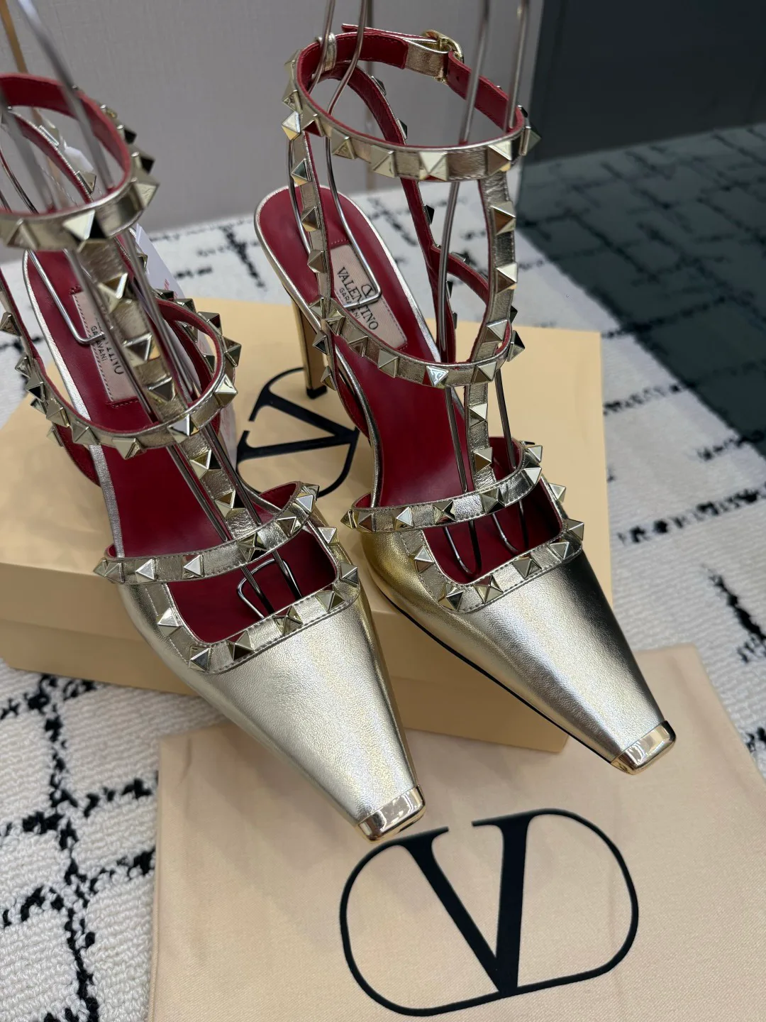 Босоножки Женские Valentino 17594481