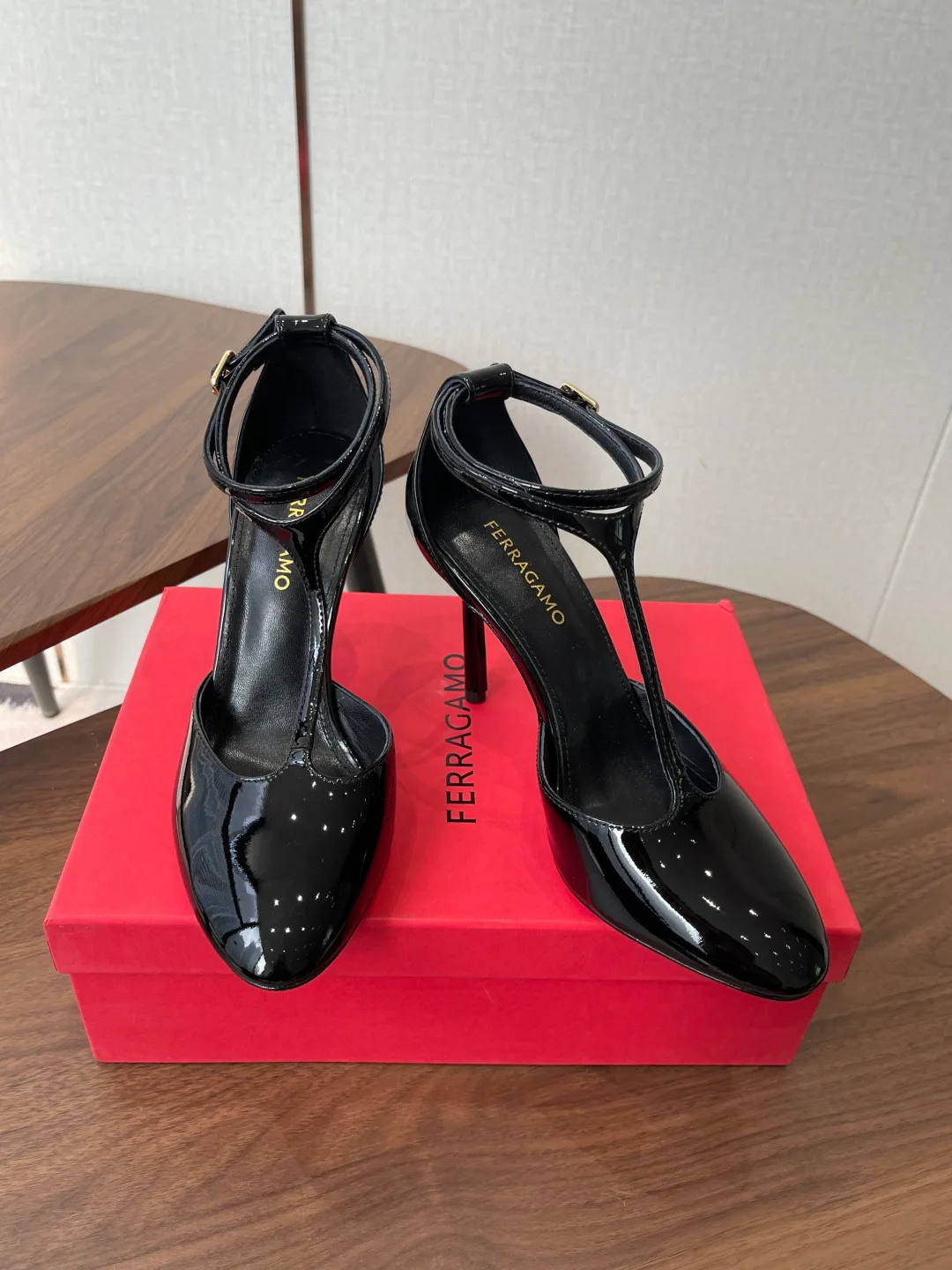 Туфли Женские Salvatore Ferragamo 11966276