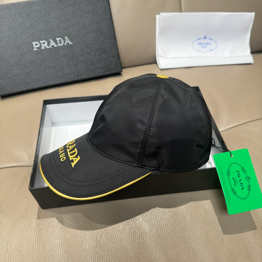 Головные Уборы Prada 11362253
