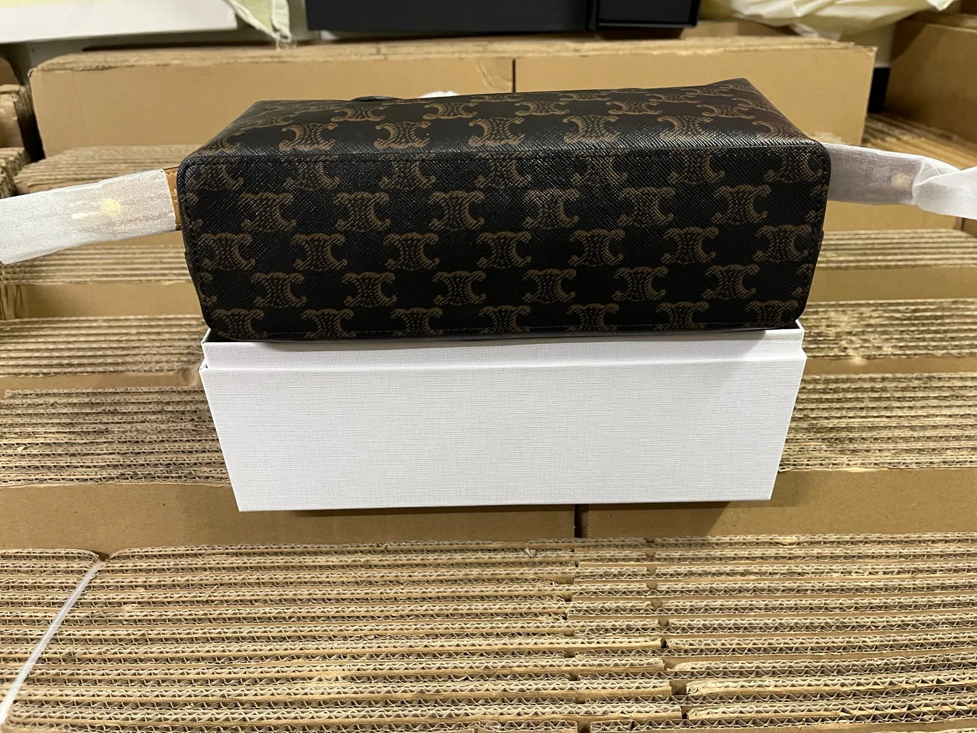Классические Сумки Женские Celine 18223207