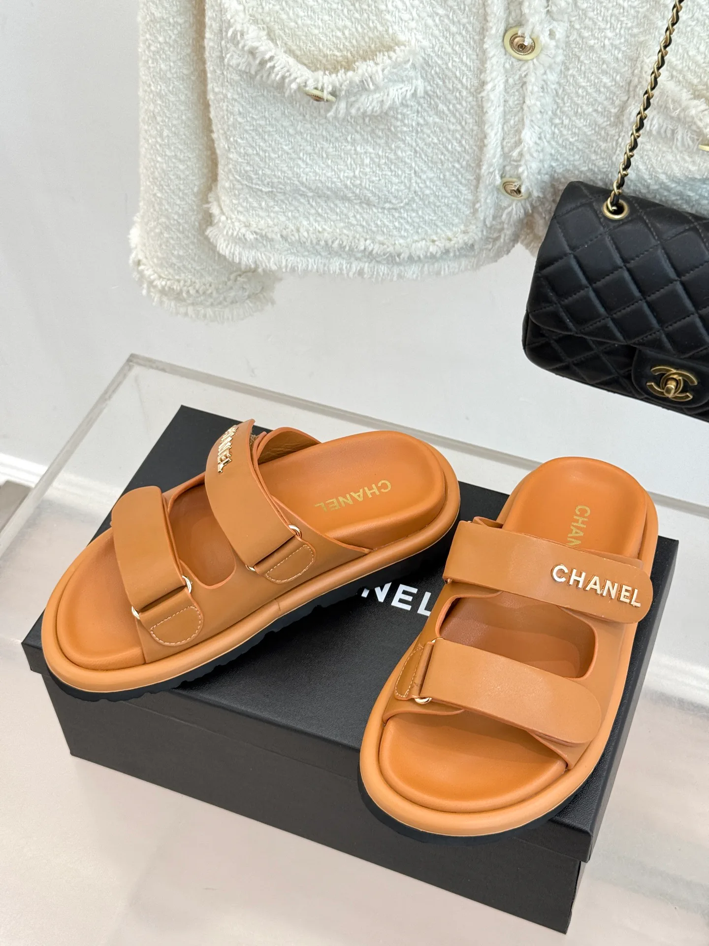 Шлепанцы Женские Chanel 11646696