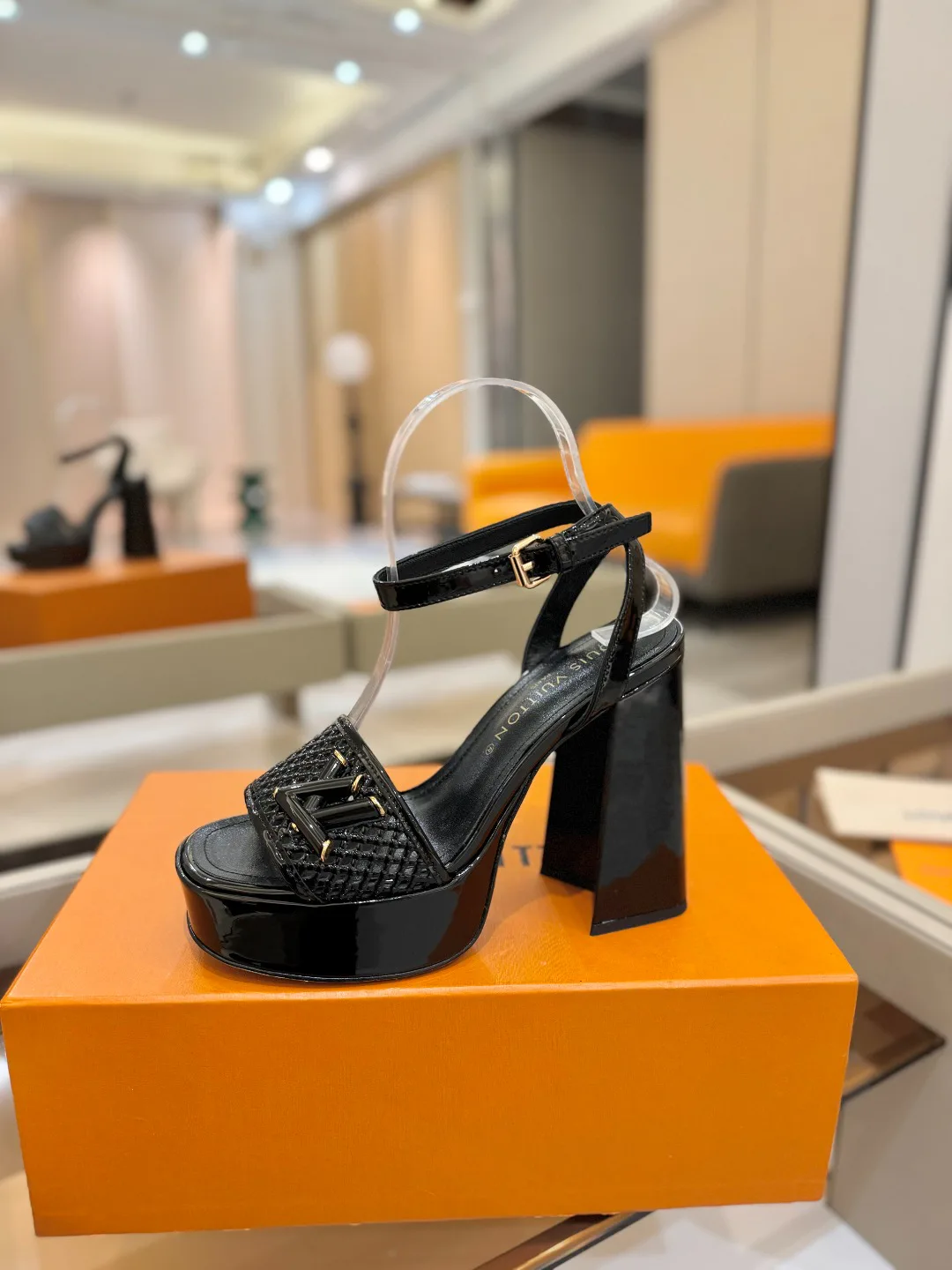 Босоножки Женские Louis Vuitton 10910202