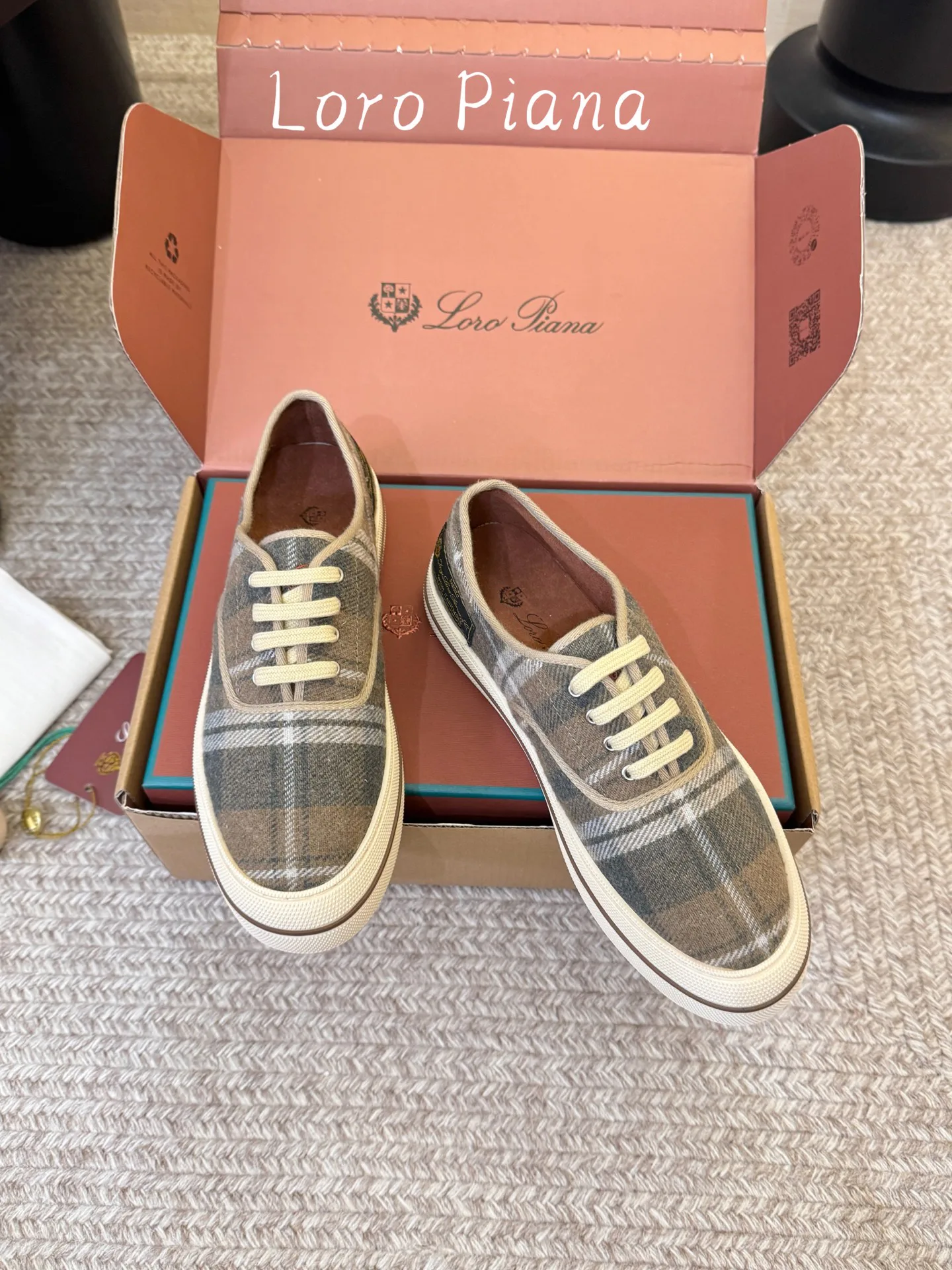 Кроссовки Женские Loro Piana 18241380